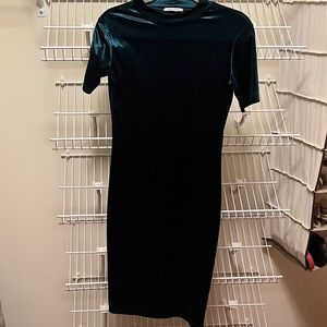 Zara Elegant Emerald Green Velvet midi Dress